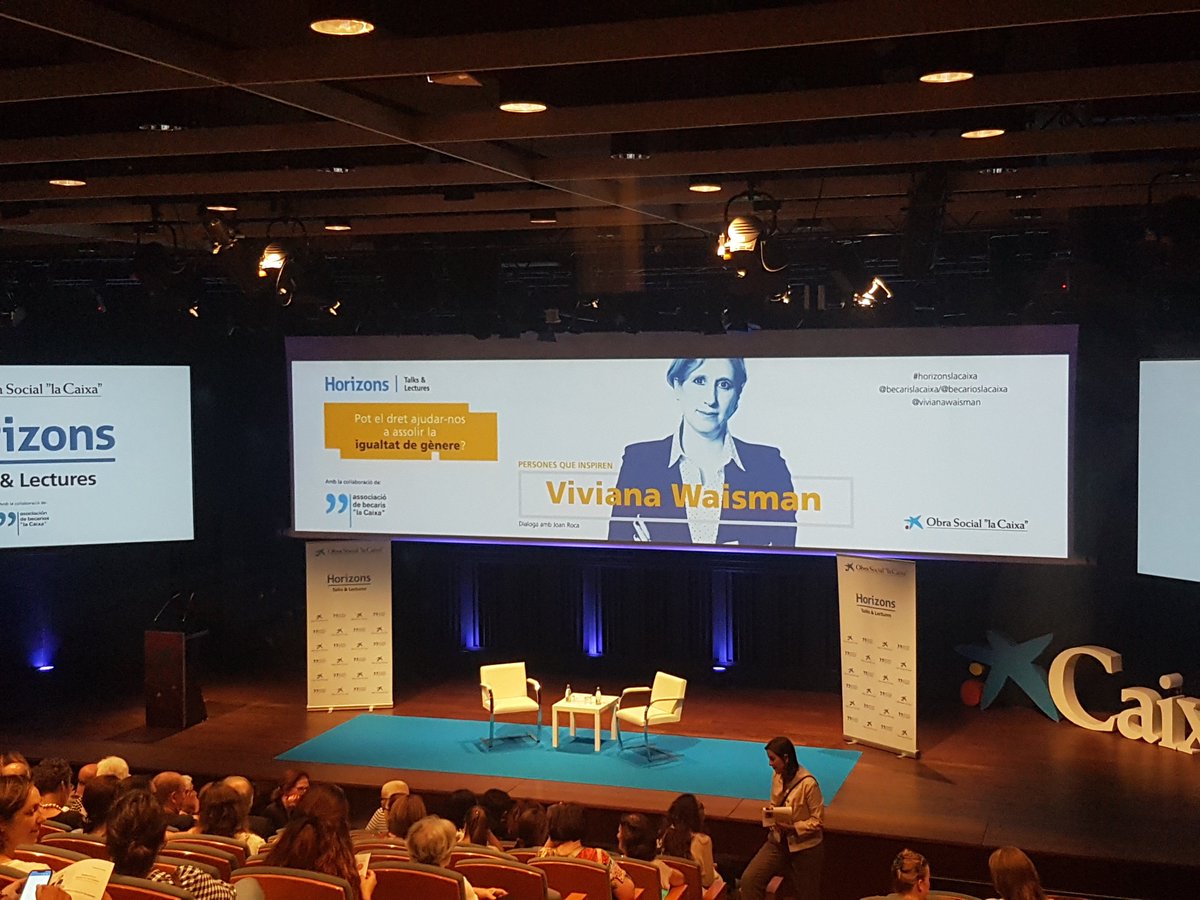 BecariosFLC's tweet photo. Empieza el acto “¿Puede el derecho ayudarnos a alcanzar la igualdad de género?”. El #becarioslacaixa @JoanRocaSagarra de @Roca_Junyent dialogará con @VivianaWaisman de @Womenslink #HorizonslaCaixa https://t.co/3AtZSbNE7Y