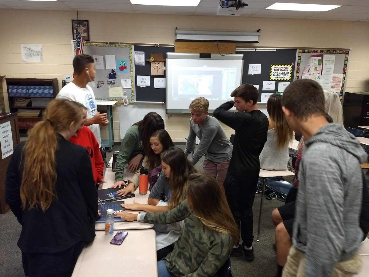 YearbookCmhs's tweet photo. Yearbook students are working hard to make this year's cover!  Had an awesome session today with our @HJYearbook cover artist! https://t.co/tTPic8wy4n