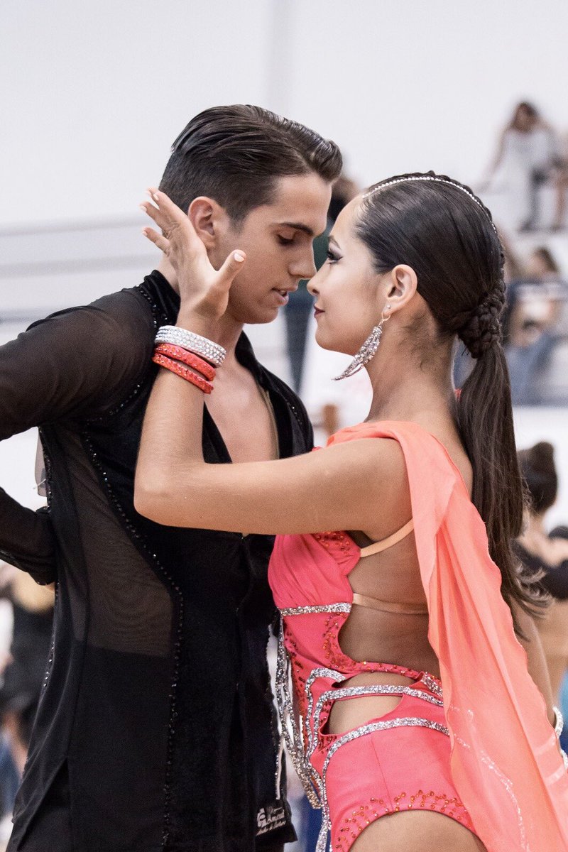 fpdd_oficial's tweet photo. 🔥🔥🔥
_____________________________
📸 @joaovalves_dancephoto
#FPDD #DançaDesportiva #latinas #latin #dancesportlatin #dança #competição #dance #dancesport #greatfeeling #portugal #competicion #dancesportcompetition #dancecompetition https://t.co/fHOOht7THp