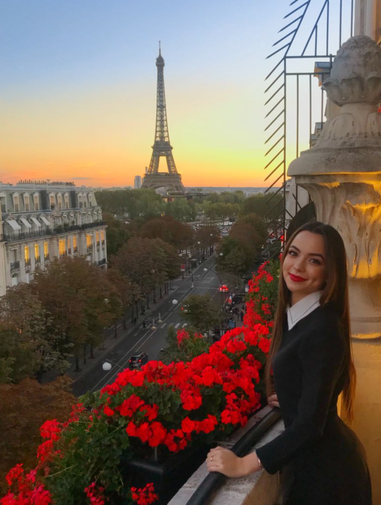 VanessaMerrell's tweet image. je t'aime ♡