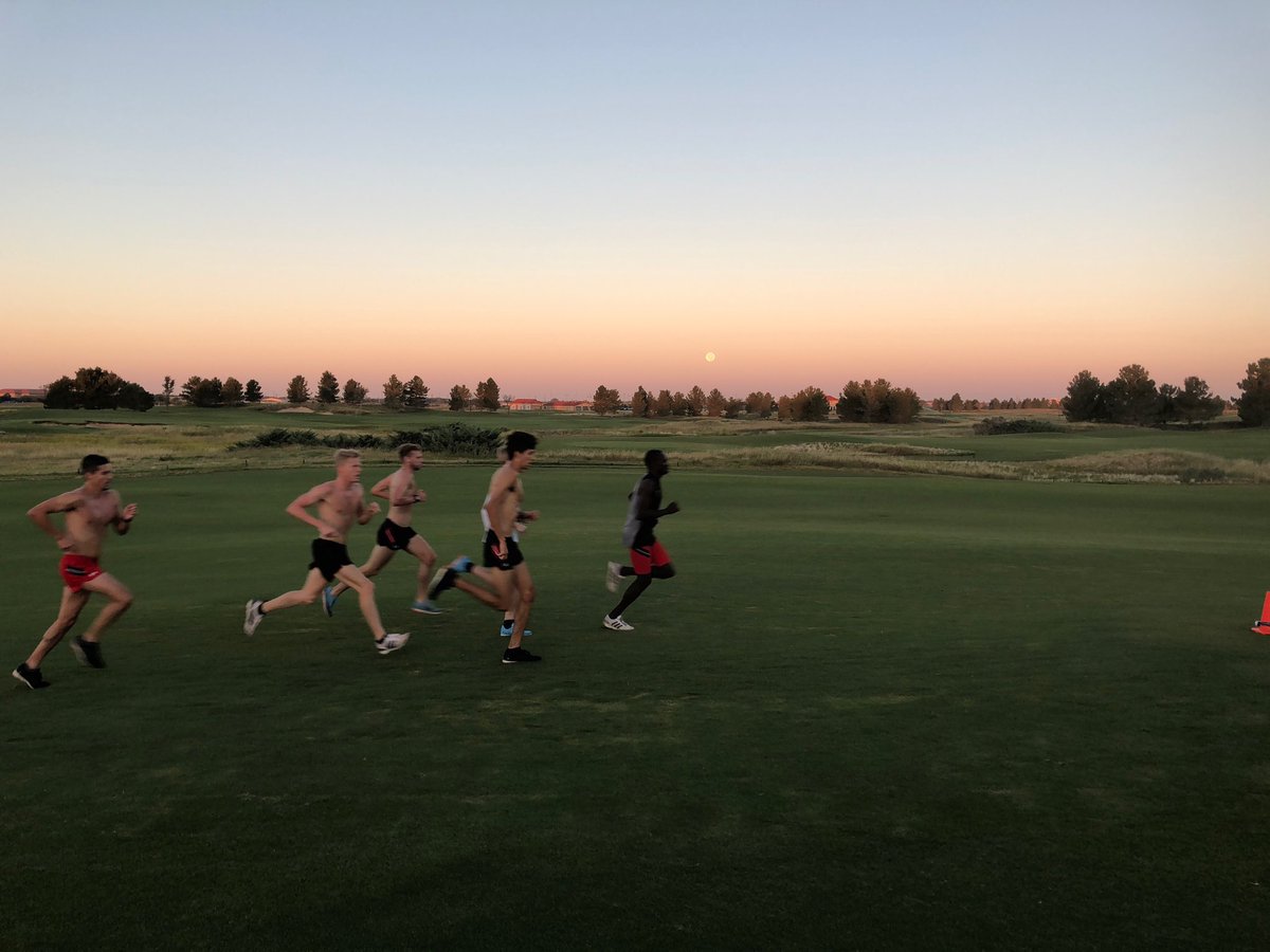 CoachJonMurray's tweet photo. Great morning for a workout in the 806 area code. #buildingOneDayAtATime https://t.co/D56gF9bLIz