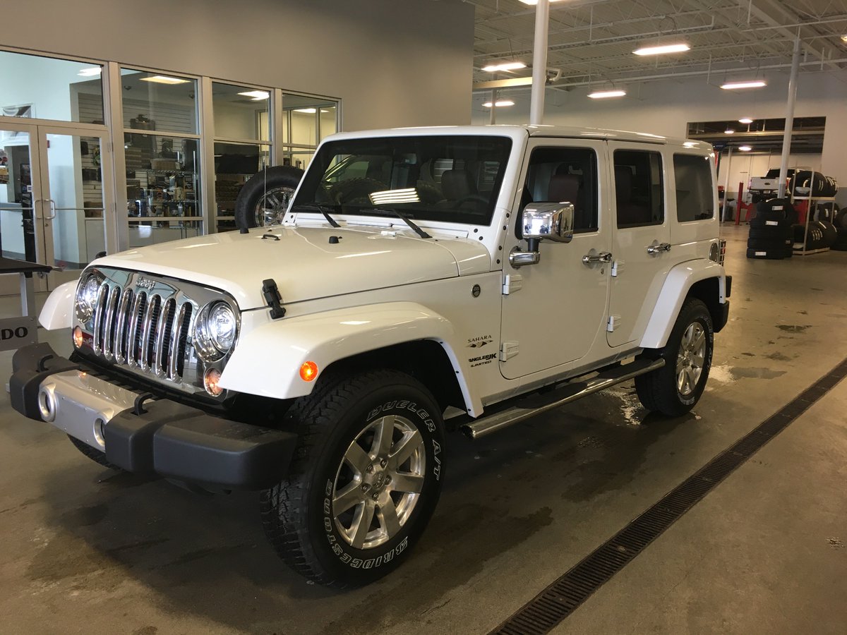 toughrigs's tweet photo. So it's #toughtuesday over here and we want to show our our upfits!   
This was not one of the most outrageous upfits we've ever done but sometimes less really is more.  This turned out so good, the customer loves it, and we love how clean and classy it looks...needs mud now 🤪🤪 https://t.co/QF9D5sGXBM