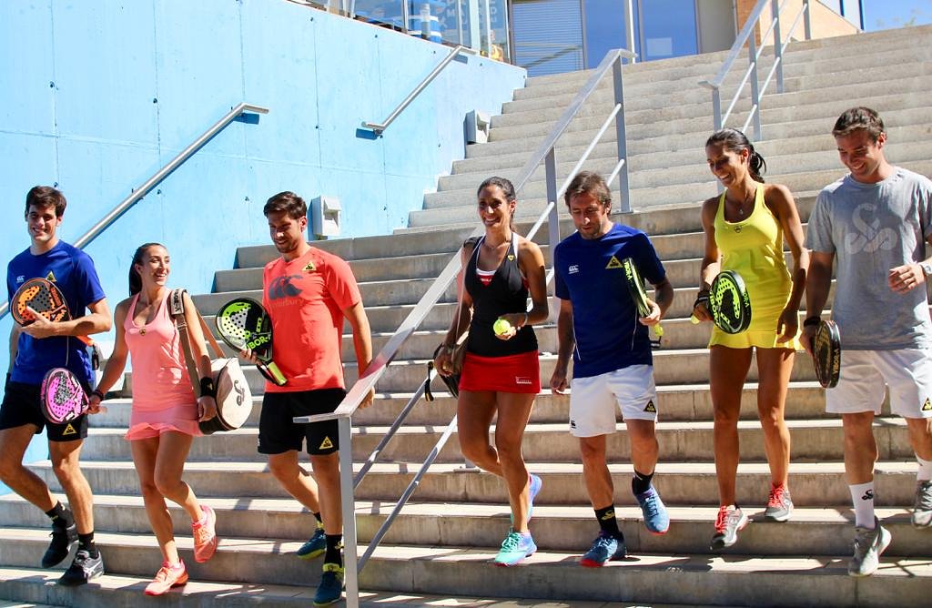 Ayer tocó shooting day con los compañeros/as del <a href="/ViboraTeam/">Vibor-A Team</a> 📸
<a href="/maxigrabiel/">Maxi Grabiel</a> <a href="/AirConce/">Javier Concepción</a> <a href="/jacoblancopadel/">Jacobo Blanco</a> #VeroVirseda #SabelaBarciela #CarlaBarciela