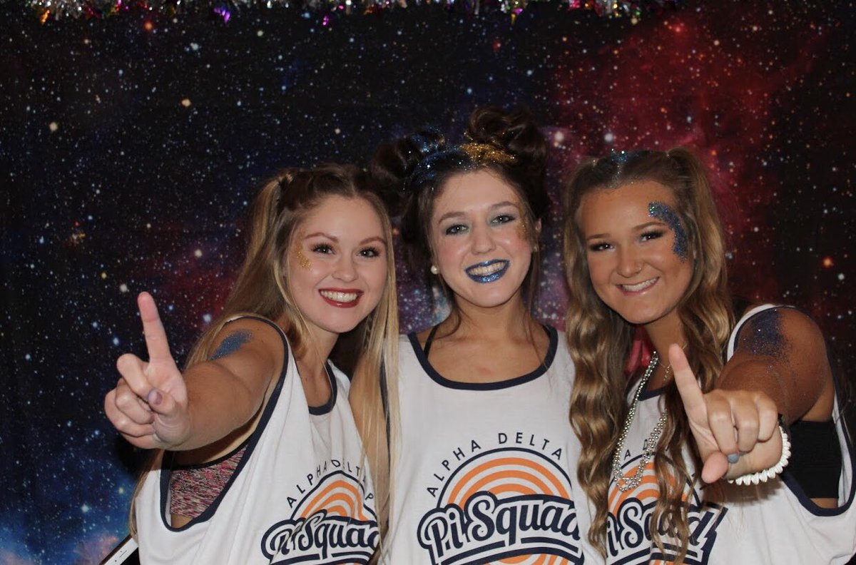 kaylynn_bre's tweet photo. BID DAY BEST DAY #adpijam #pisquad https://t.co/Jon9cf8xJc