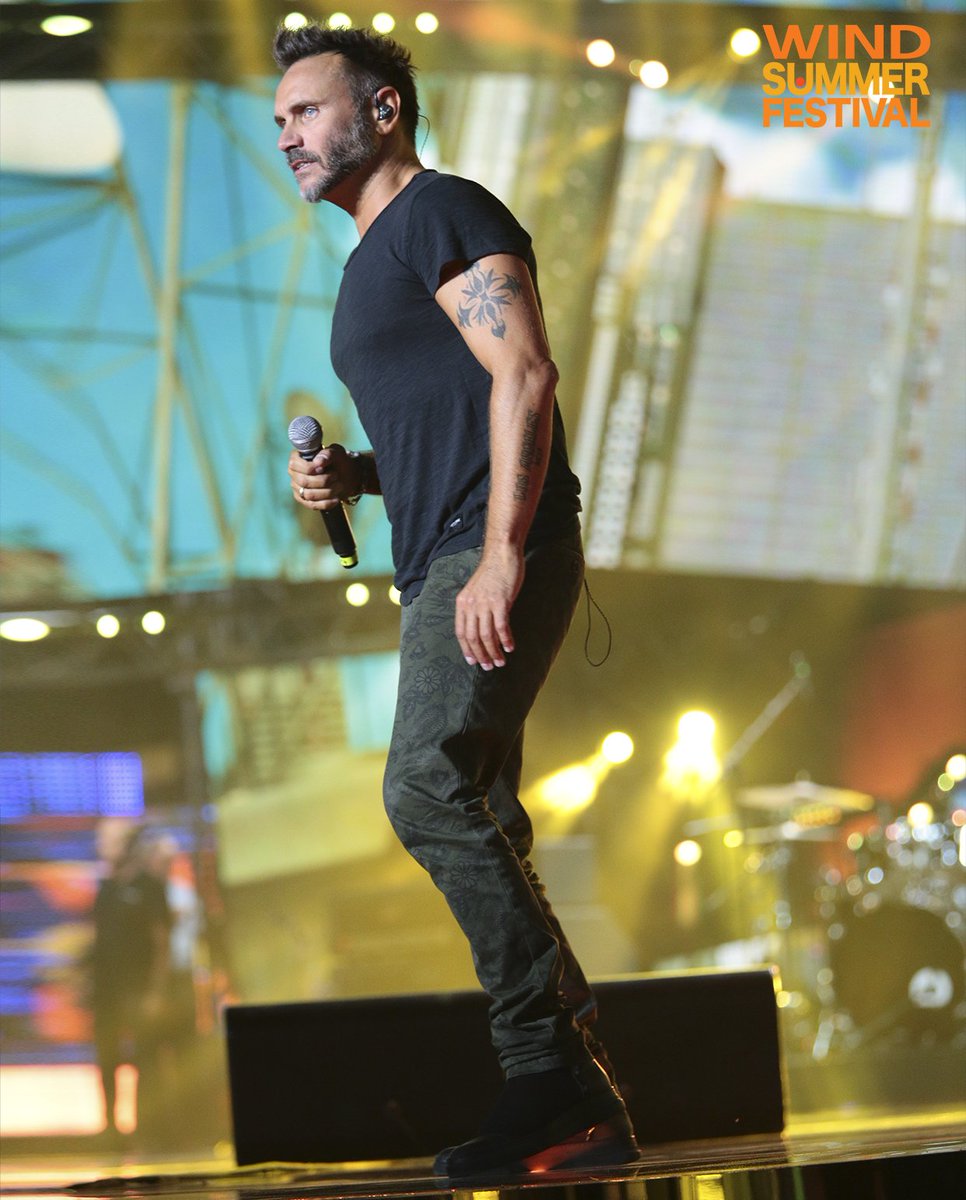 SummerFestival's tweet photo. Vediamo quanto siete preparati sulla Finale del #WindSummerFestival! Con quale canzone si è esibito @NekOfficial? https://t.co/R15Camfvxh