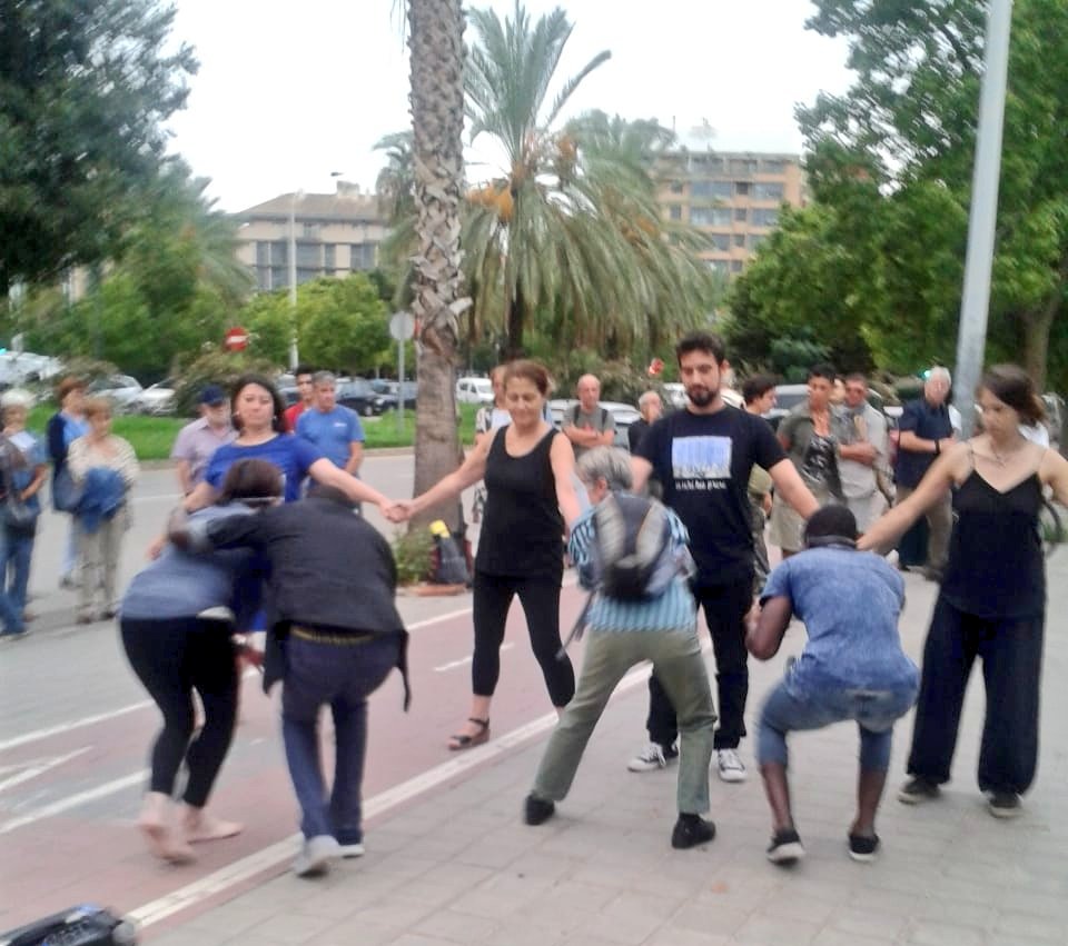 fvicedoCSO's tweet image. RT isa_barrajon: 🔊 ¿Qué queremos⁉️ El CIErre de los CIEs! porque son espacios que vulneran los #DerechosHumanos de personas migrantes. Hoy hemos representado las #DevolucionesExpres para mostrar nuestro rechazo e indignación frente a todas las #Devol…