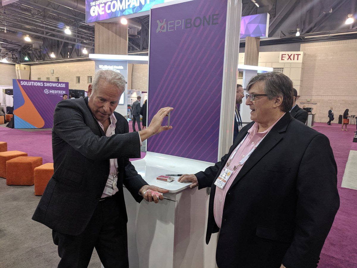 JLABS's tweet photo. You know #MedTechCon has started when the magic tricks start. @DCassak #BillyCohn @JNJInnovation @JNJMedDevices https://t.co/MEUU39LvBL