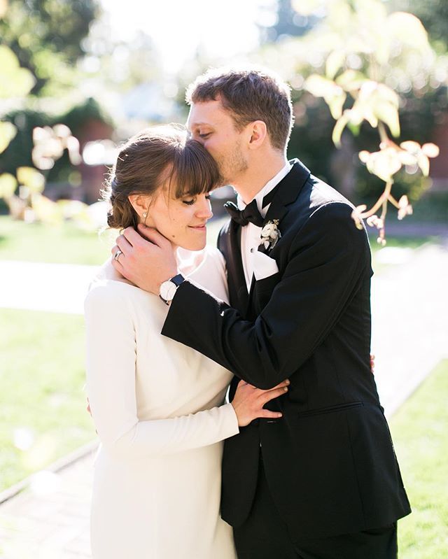 matthewland's tweet photo. Such a treat working with @lady_kyle &amp; Justin and their whole wedding team! Such a sweet and fun couple and the wedding day was a blast, so excited to be deeper into their photos and to share more.

Floral design &amp; event styling: @landfloral
Photography: @matthewlandstudios
… https://t.co/suM2h4CcEh
