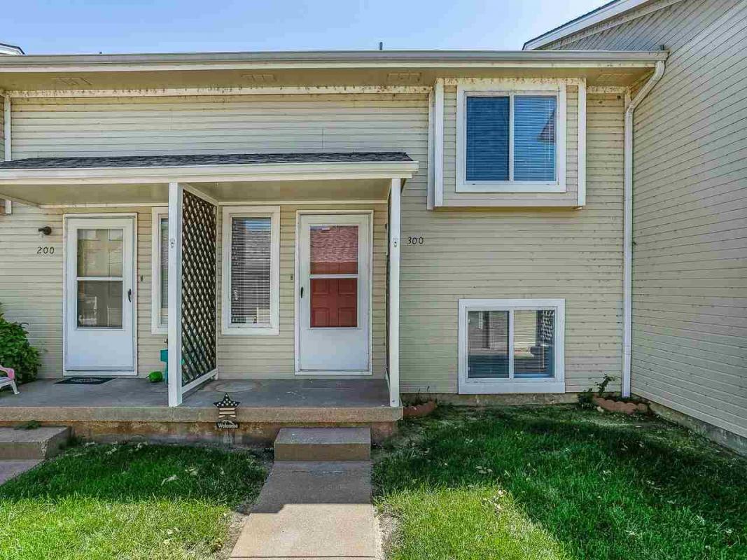 I am looking for a buyer on 5550 S Gold St #Wichita #KS  #realestate tour.circlepix.com/home/VB22Y7  Traci Terrill, Keller Williams Hometown Partners LLC, 316-644-5292