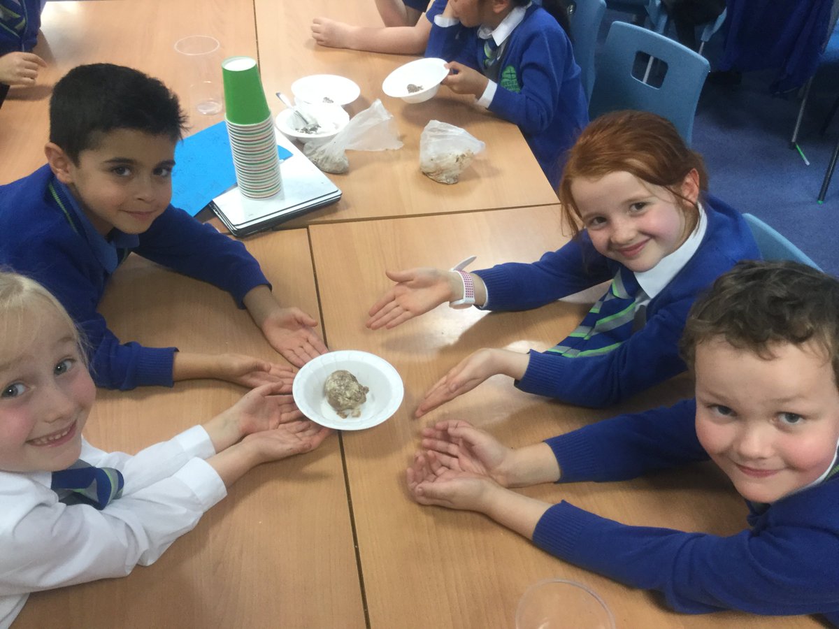 stjhighgate's tweet photo. #stjh3 What better way to learn about the formation of rocks than by using chocolate! #chocrocks https://t.co/akPAsGYCaQ