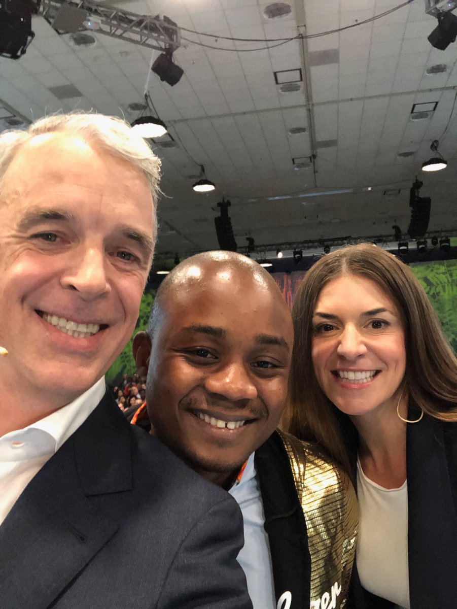 parkerharris's tweet image. Congratulations to Alimali Stephen our newest golden hoodie winner! #lifewithgoldie #awesomeadmin #DF18 ⁦@swbjoyce⁩