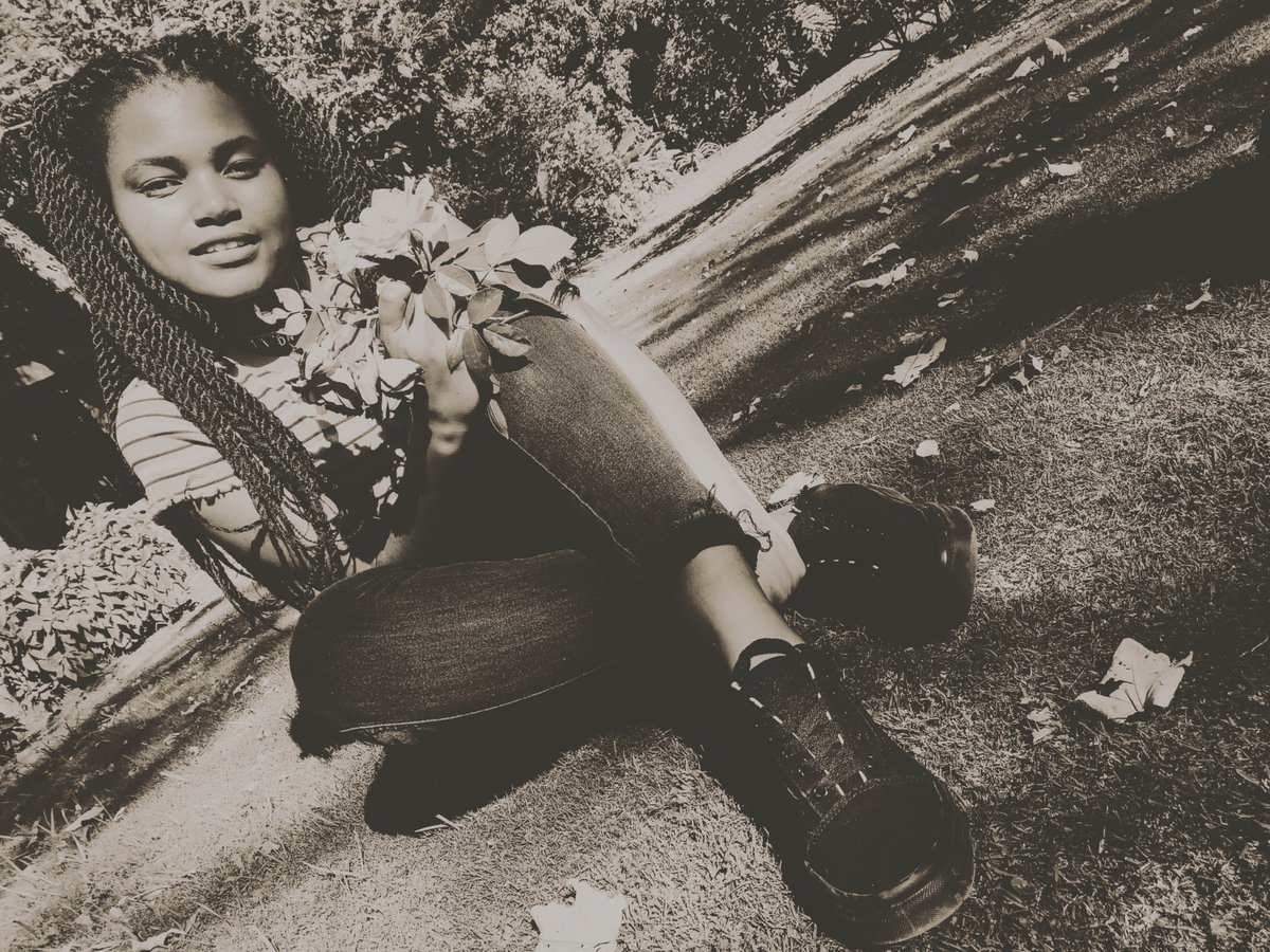 malometopdeck's tweet photo. #ByeFreeTwitter
#FreeTwitterFarewellSpeech #RIPFreeTwitter #blackandwhite https://t.co/ACVFTHwEBT