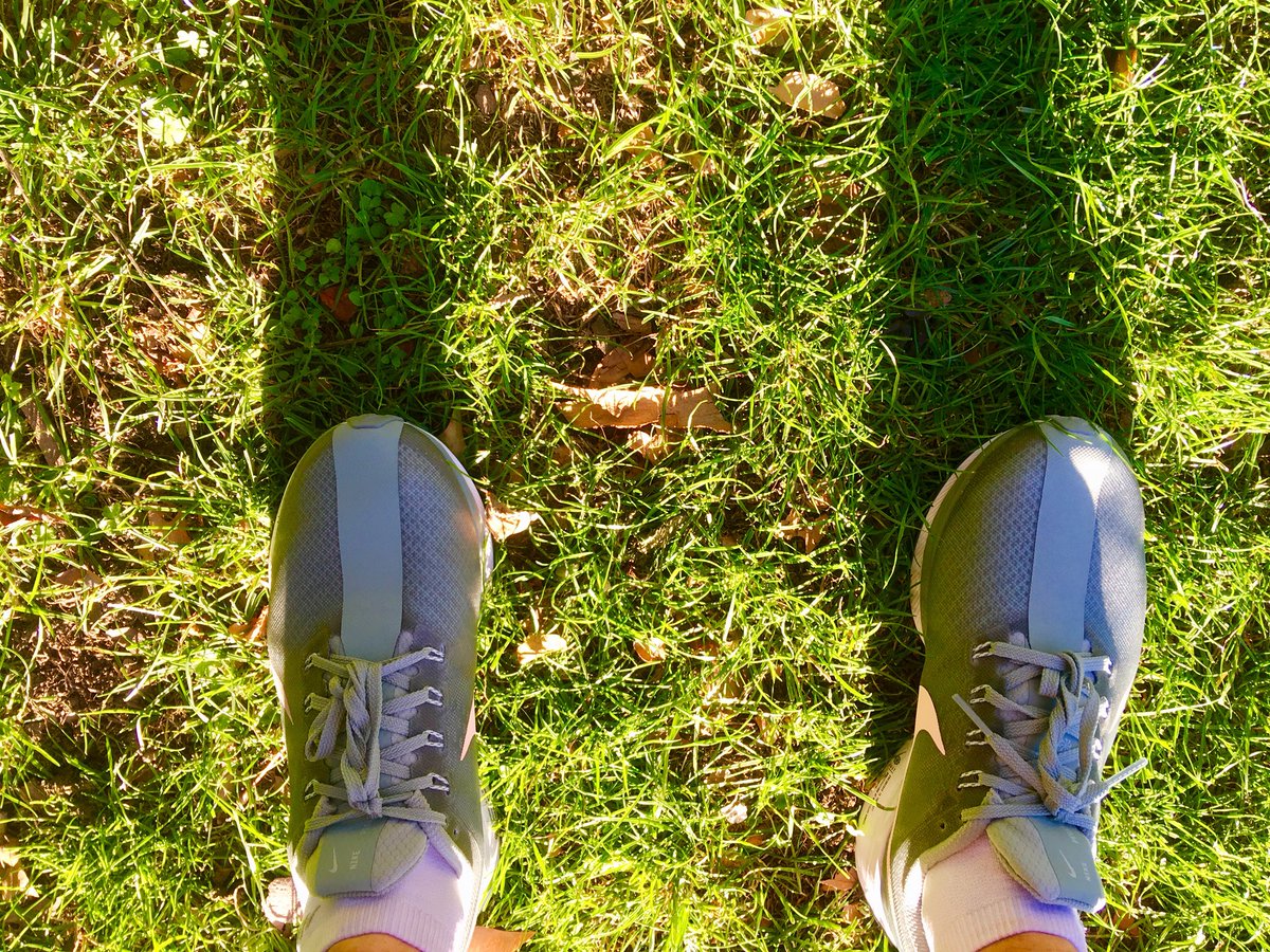 sueby18's tweet photo. These arrived this morning, so I took them for a spin this afternoon 🤓 3 miles of intervals on The Mall - It felt like I was flying 😀😎👊🏃🏼‍♀️ #runlondon #instarunners #werunthis #nike #nikezoomx #eluidkipchoge https://t.co/or5oWj5tFb