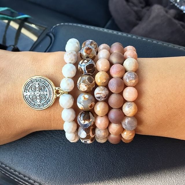 ABeadedLife's tweet photo. *Beaded Jewelry of Instagram*
Repost from: @balancebeadandtassel
#beadedjewelryofinstagram #abeadedlife #acreativelife #makersgonnamake #handmade #jewelrygram #jewelrydesigner #jewelrylove #bohojewelry #bohochicjewelry #beadedjewelry #jewelryaddict #rusticjewelry #beadedbraโฆ https://t.co/rWFEaOQYE1