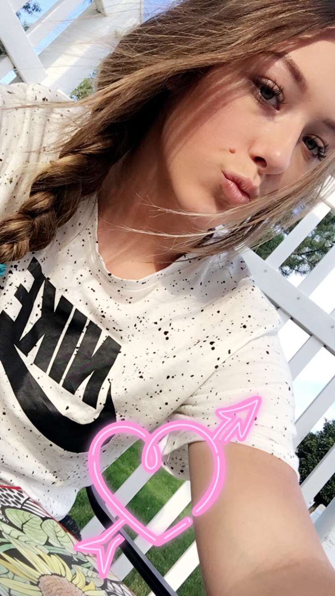 averylebow99's tweet photo. back and better than ever🥀 https://t.co/Npg5dN1GaS