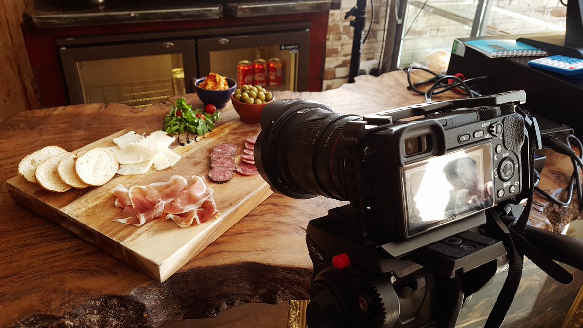 GreenbrookMedia's tweet photo. It's always a pleasure shooting food 😊 plus we got to eat some as well 😀 #photography #Filmmaking #a6500 #SonyAlpha #Burnley #lancashire #greenbrookmedia #videoproduction #pizza #rustic #foodporn #BehindTheScenes https://t.co/J831ycPvlI