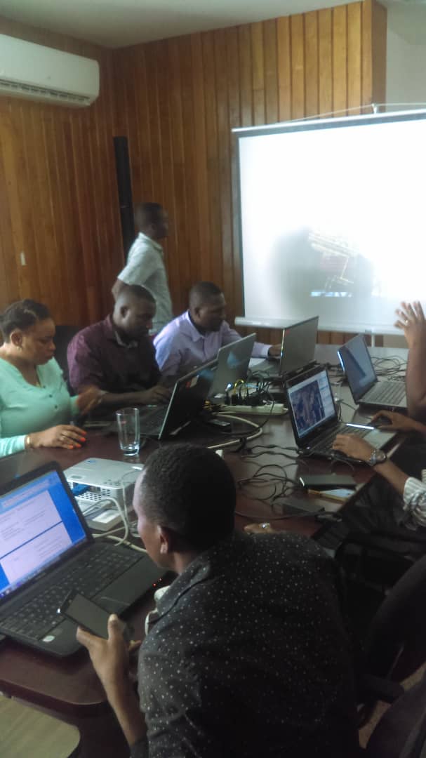 reidebreus's tweet photo. Photos d'équipe II des mappers de l'#ActionOsmHaiti2018 en #edit les données du #surveys avec @osmandapp @osmtracker @mapillary et #GPS à #peguyville Nord (#PortAuPrince #Ayiti #Haiti); @sotmfr @OSM_FR #OSM @XavTardieu #map4ht https://t.co/ZnqbYXKuPn @nicolas_chavent @sev_osm https://t.co/aKK9cMQDJx