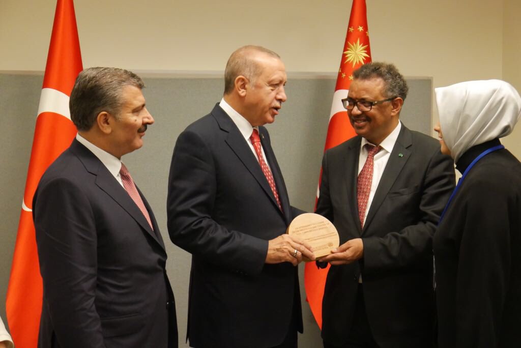 Today I met with President @RT_Erdogan of #Turkey and presented him with an award from the <a href="/UN/">United Nations</a> Interagency Taskforce on the prevention and control of noncommunicable diseases. Turkey has made an outstanding contribution towards the NCD-related #GlobalGoals. It's time to #beatNCDs