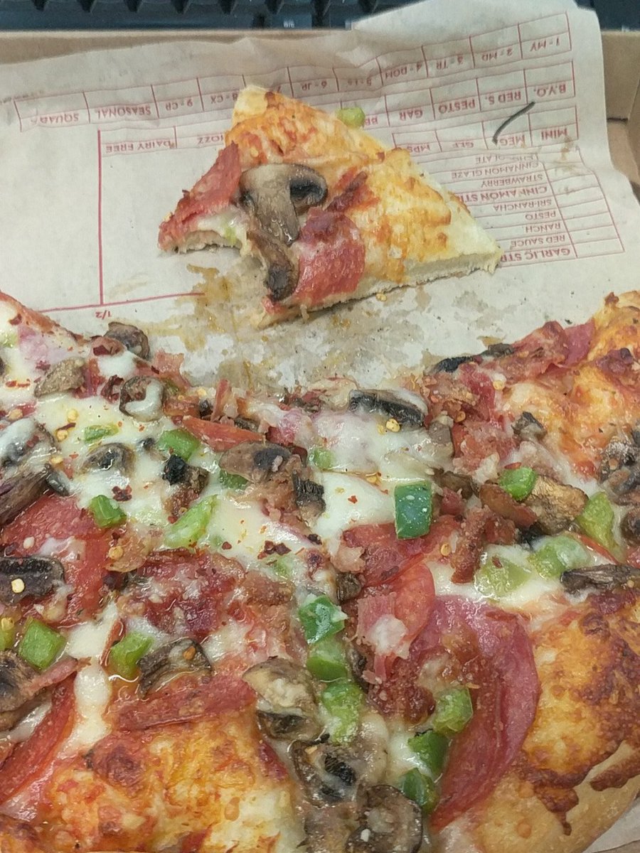 NateITAdmin's tweet image. Mega Dough mod is orgasmic. Best pie ever. @MODPizza #mouthheaven
