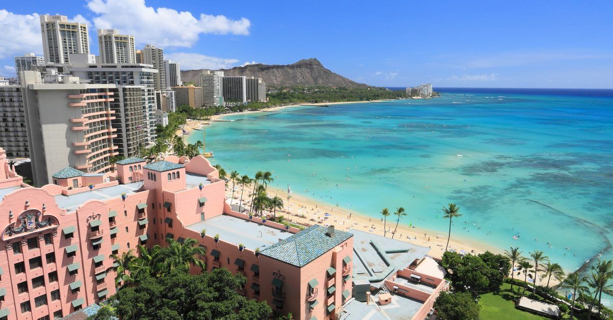 SmarterTravel's tweet image. 12 things you should never do on a trip to Hawaii: smartertravel.com/12-things-you-… #TravelTuesday