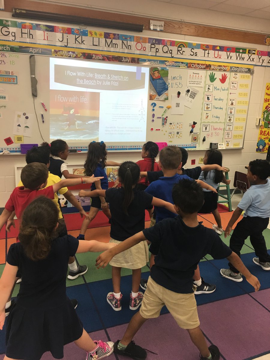Ms. Delgado's class learns about Growth Mindset!  But first, we breath and stretch. <a href="/JulieFrizzi/">POWERFUL YOU</a>  @kg_delgado <a href="/GTEtoucans/">Golden Terrace Elementary</a>