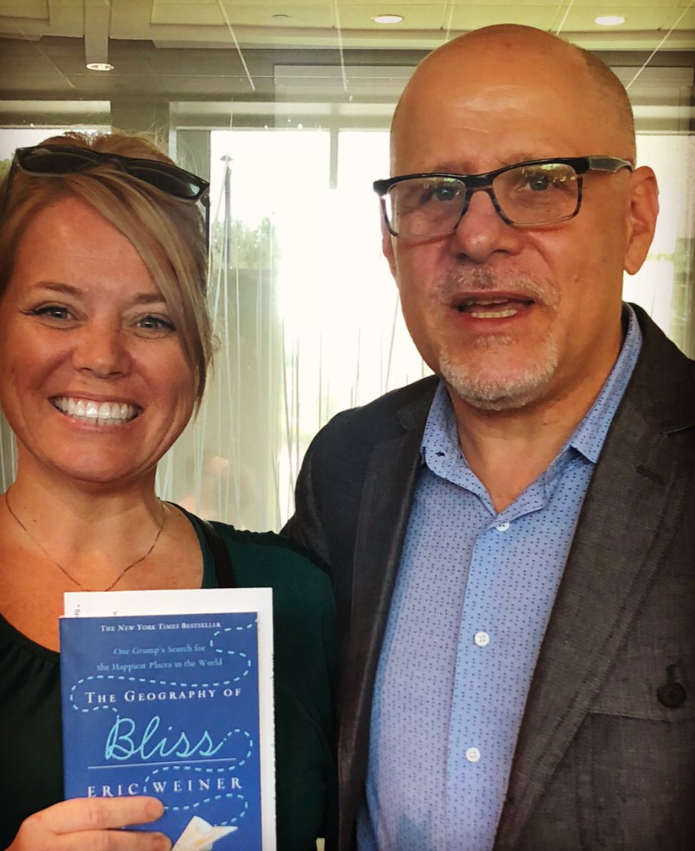 MeganYoung's tweet photo. Was able to get a picture with @Eric_Weiner, a former NPR Correspondent and the author of the New York Times bestseller, The Geography of Bliss. @StetsonU #ValuesDay2018 https://t.co/RIopVPO1ra