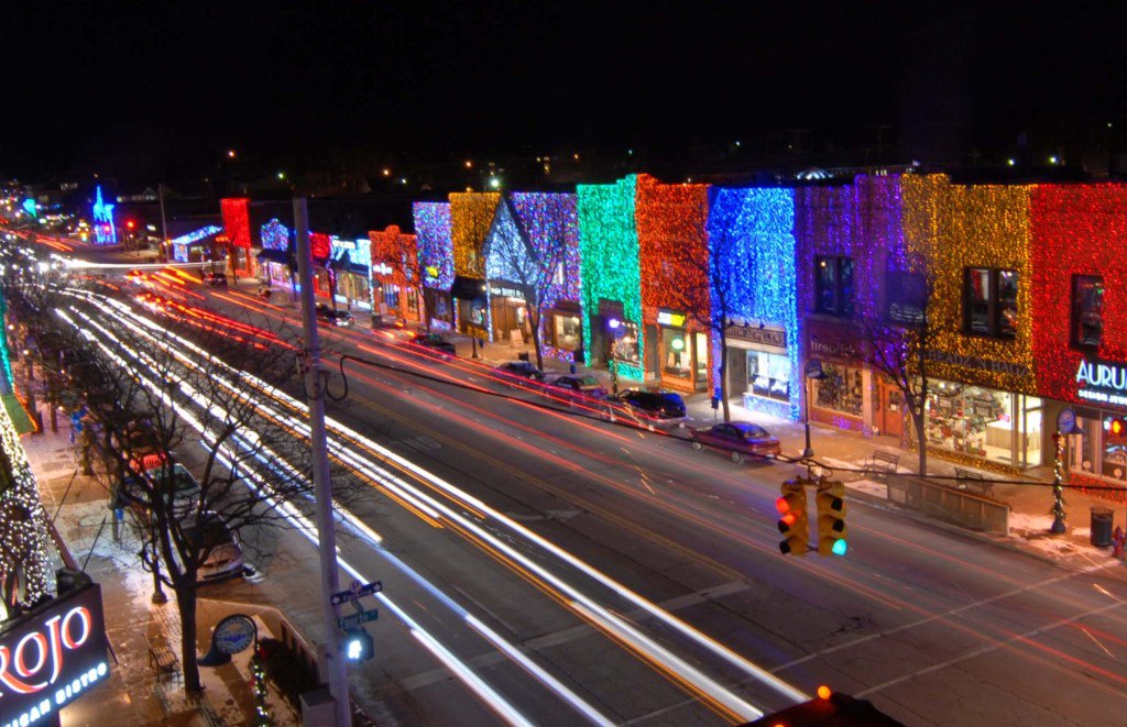 Postformat Gallery: Multiple images with different sizes okchristmaslights.com/aenean-vulputa…