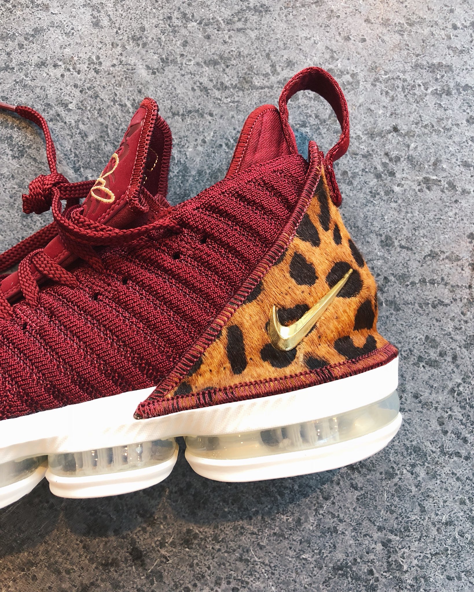 B R Kicks on X