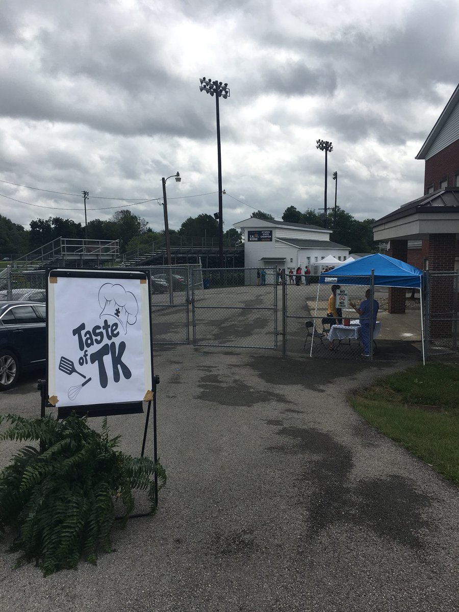 TKStonePanthers's tweet photo. We also want to give a big THANK YOU to @Lowes and the Lowe’s Hero  Program for all of their efforts and generous donations to our school through this project. https://t.co/CU8N19R4H0