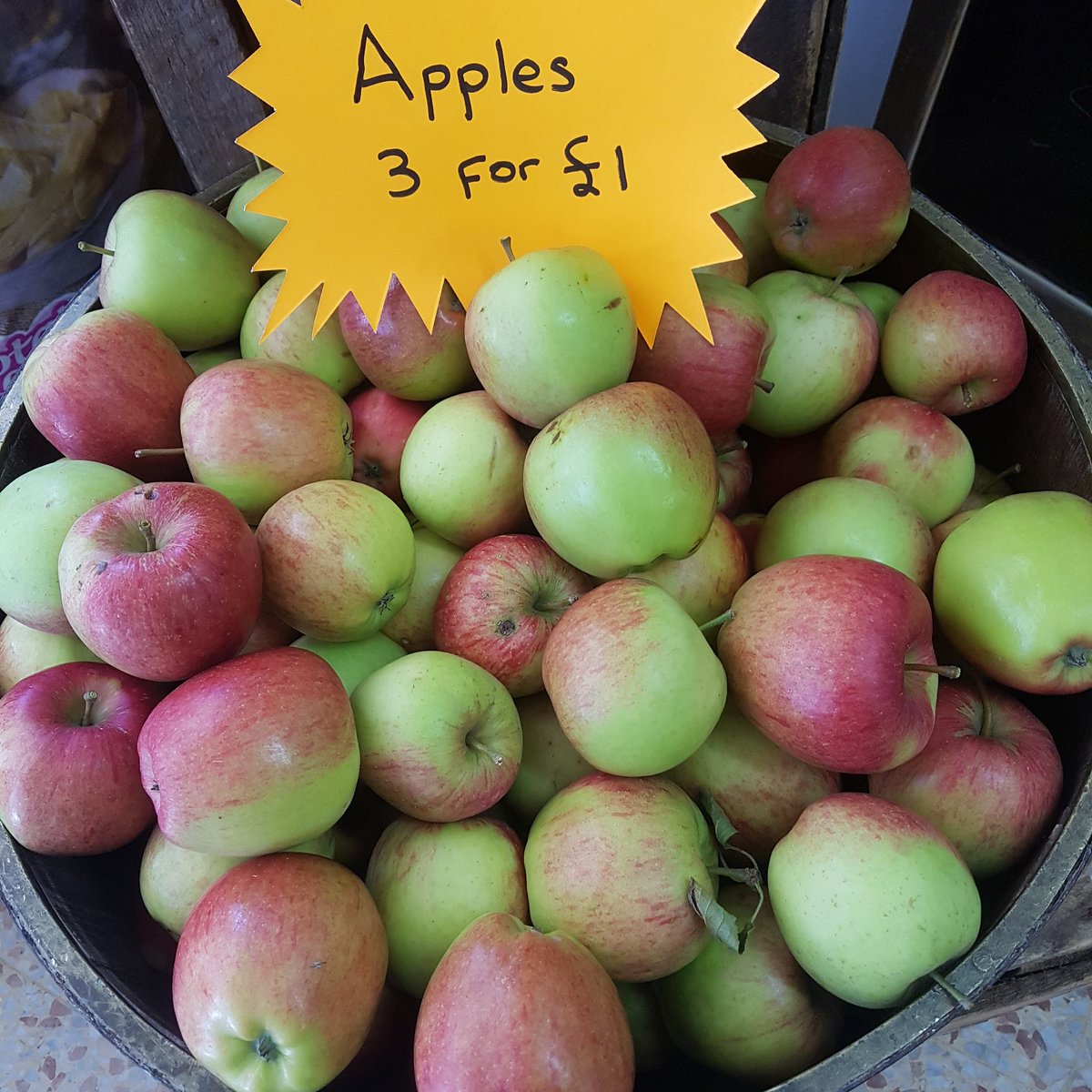 5adayalcester's tweet image. Picked from our garden! #grownlocally #shoplocal