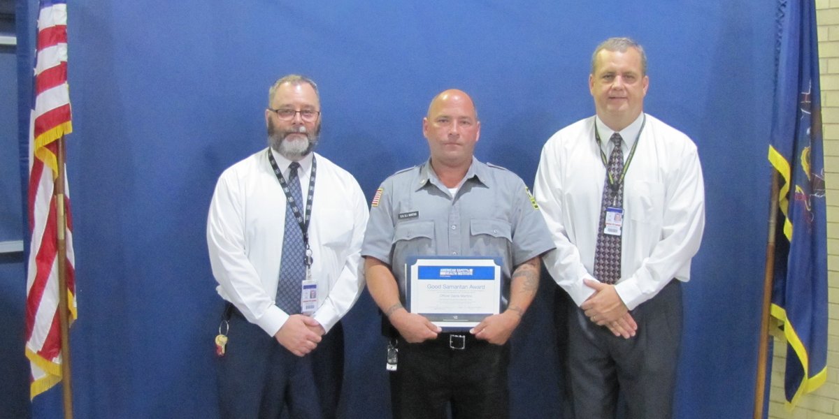 CorrectionsPA's tweet photo. Days after finishing his basic #FirstAid Training, an SCI #Waymart Corrections Officer Trainee used his new skills to save the life of an elderly man in a cafe: https://t.co/jhM2OyCx0m https://t.co/q1hdXdgCtZ