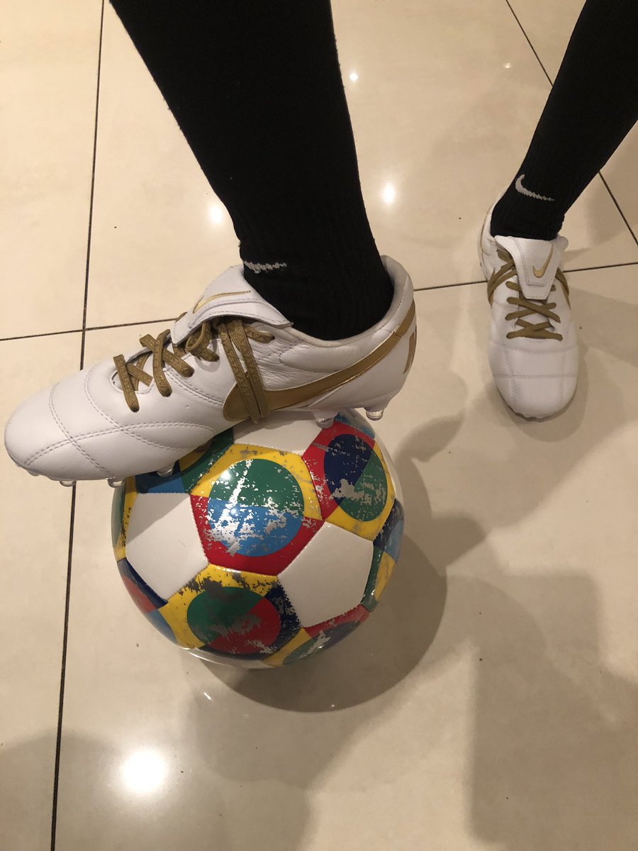 nike premier 2.0 futsal