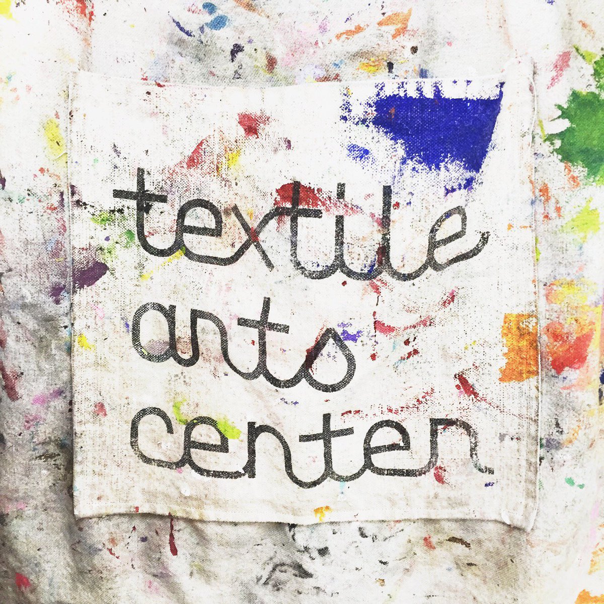 TextileArtsCent's tweet photo. Psst! Did you know that subscribers to our bi-weekly newsletter not only receive the latest updates on happenings and opportunities @TextileArtsCent, but also special discounts on #TACclasses? 〰〰〰 Subscribe today + save! https://t.co/VVIlPClzER https://t.co/60NxJ7ePkD