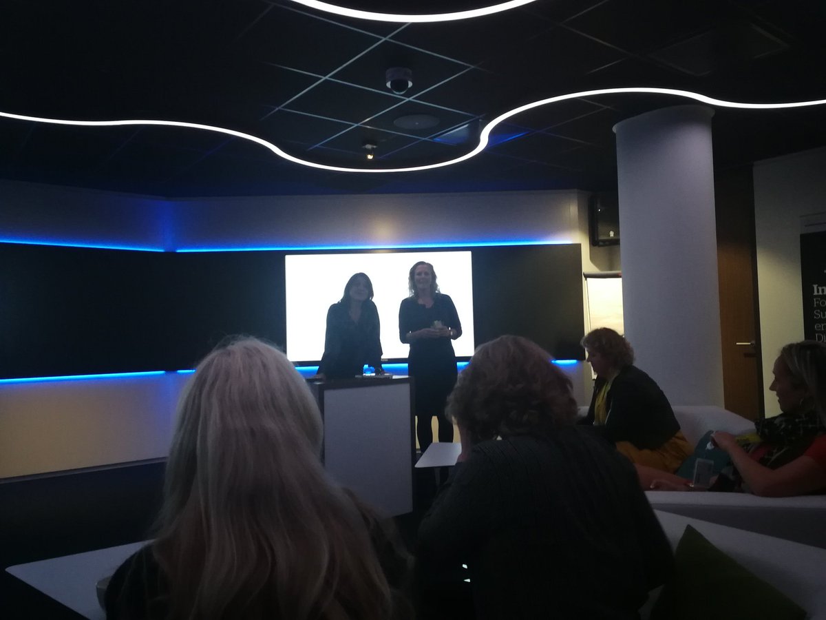 Future of work --> Warmth/trust and competence --> Feminine and masculine sides of each of us. 3 very interesting presentations at #femaleventures. And as the last guest speaker very well stated it 'it is not Or, Or, Or..but rather And And And...'