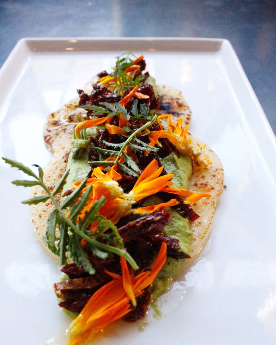 VestaDenver's tweet photo. Our weekly Griddled Provoletta has all the tastes of fall🍂with a few reminders of summer🌱Asparagus Pesto, Sun Dried Tomatoes, & Colorado Wild Flowers all from #esoterraculinarygardens
#goodfood100 #slowfood #knowthyfarmer #eatlocal #farmlivin #goodeats #vesta #farmersmarket https://t.co/IgnAXtDzkz
