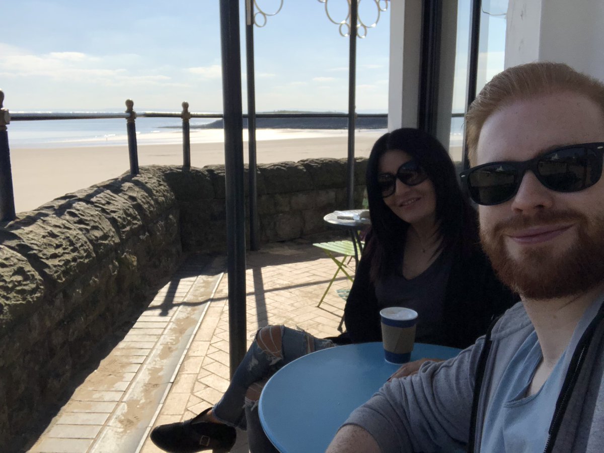 Beautiful Barry island 🌴 stunning day off with a lovely 😊 stroll to @bay5coffee @_BARRYISLAND_ @kennimullett love my new home 🏡 love the beach 🏖 @kennimullett