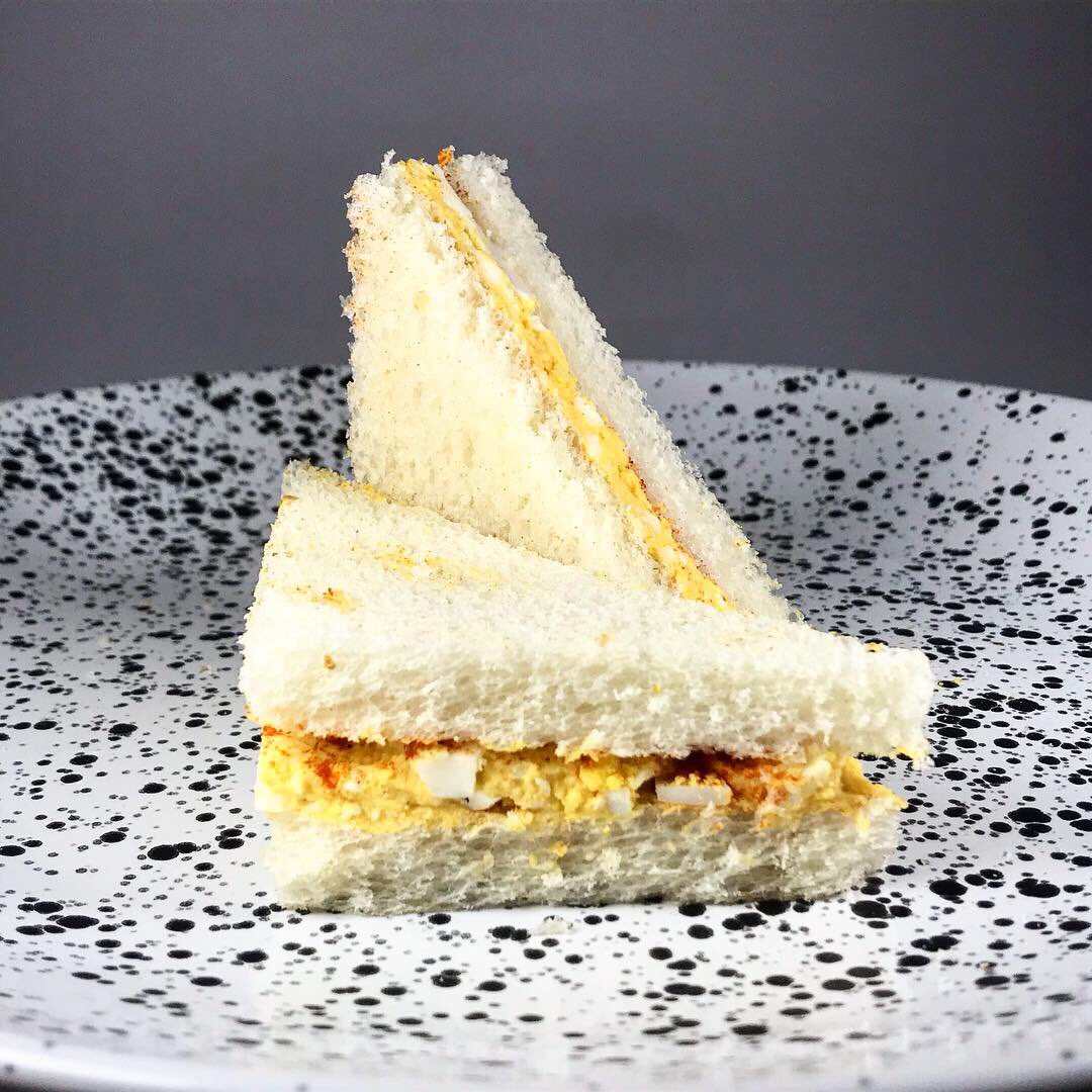 fedecooks's tweet image. Sanduches me miga
🥪🥪🥪🥪
1. Sanduche de salmón ahumado, pepino y queso crema con cebollin.
2. Sanduche de pollo al vino con alcaparras.
3. Sanduche de huevo con paprika.
4. Sanduche de ensalada de atún.
🥪🥪🥪🥪
Par más comida, sígueme en Instagram