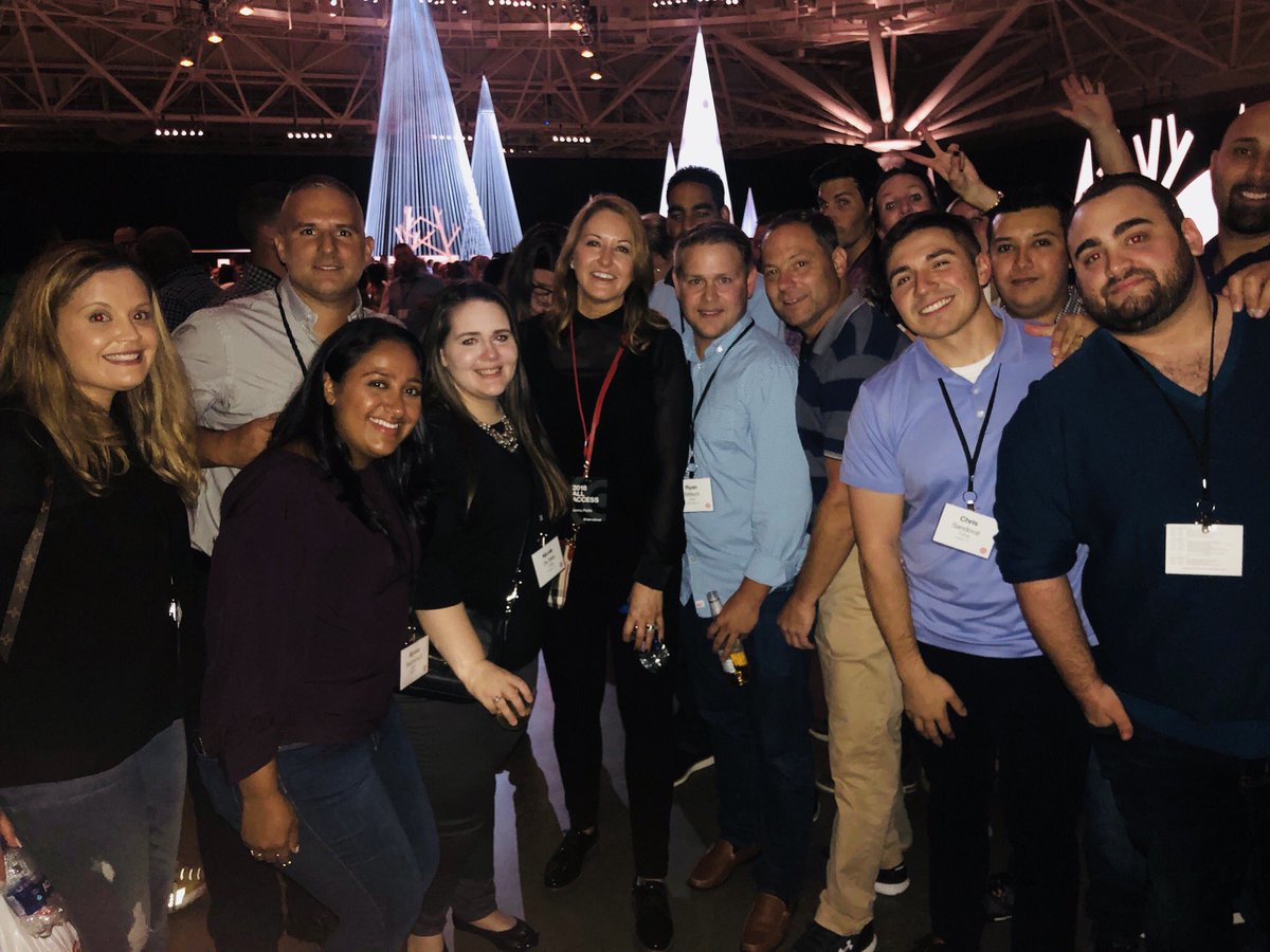 D451 is ready to #moveforward for some #HolidayDomination <a href="/JannaAPotts/">Janna Potts</a> <a href="/samshah21/">Samir Shah</a> <a href="/apjeff15/">Jeff McCandless</a>