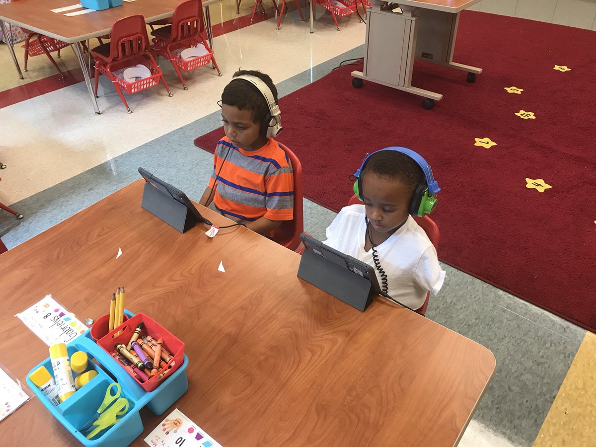 I love watching my Kindergarteners grow into readers and writers! ❤️📚✏️ #kindergartenrocks <a href="/WilsonElementa2/">Wilson Elementary Sc</a>