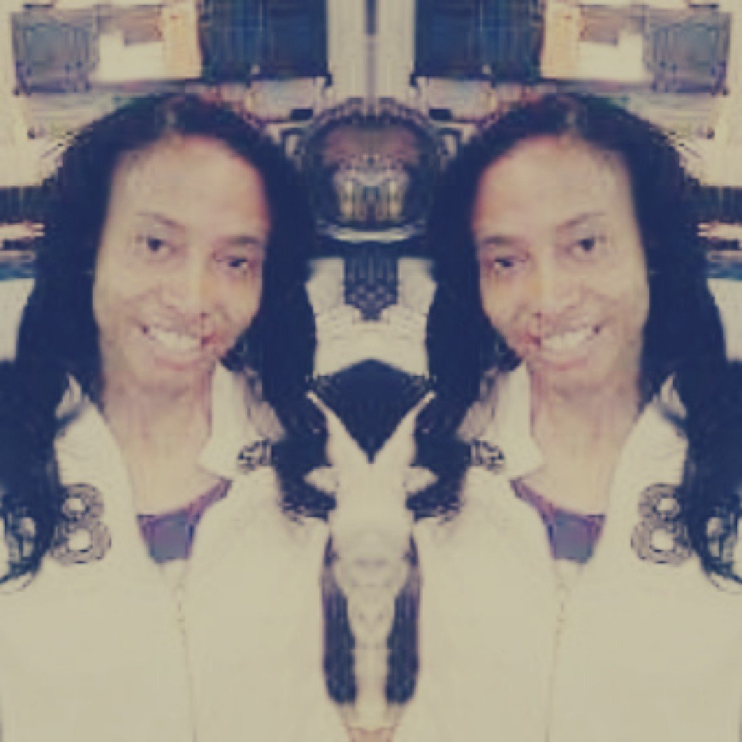 #photo_editor made by <a href="/lyrebirdstudio/">Lyrebird Studio</a>