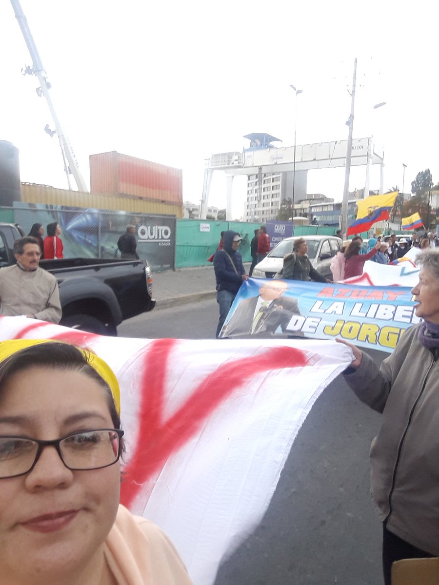 En la marcha #MorenoEsPaquetazo #MorenoEsNebot #ChaoMoreno