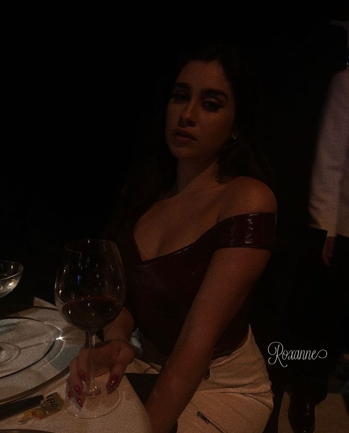 goin’ out on the weekend, gettin’ dressed with my girls, put on my favorite lip gloss, Cherry Garcia swirl.