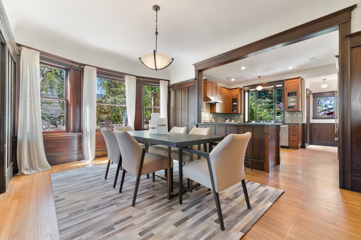 grubbco's tweet photo. Stunning Brown Shingle Duplex in the heart of Downtown Berkeley!
https://t.co/CajAg9kOll
#berkeley #realestate #brownshingle #dreamhome #livingroom https://t.co/tgy1VPEvjC