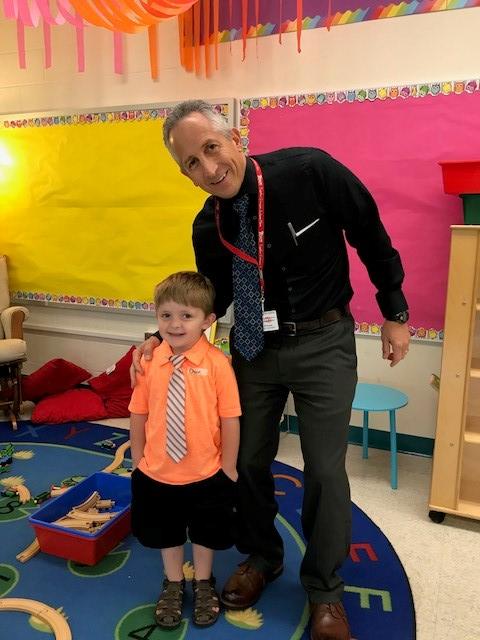 WashingtonElem's tweet photo. PreK Principal, Chase Windle! https://t.co/JNii0s1hRI