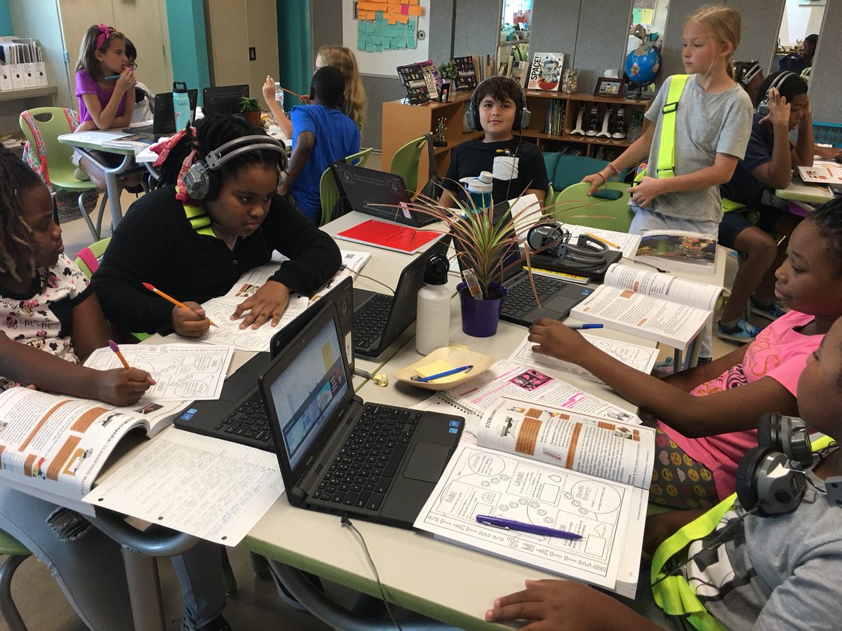 MrsQuadagnoTCS's tweet image. While waiting for their turns... did a little research using our @Google #chromebook and @STEMscopes books! #TCsscience #5thScience #5thLearning #StatesOfMatter