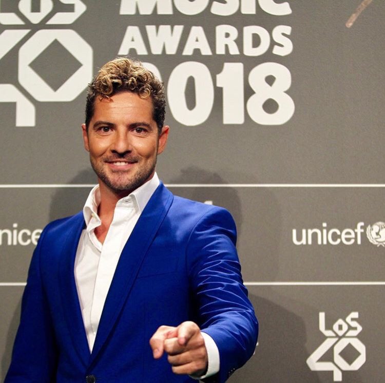 Yoa_naiala's tweet photo. @davidbisbal no podias elegir un color mejor 💙💙ademas te sienta genial! #db #simprecontigo #azulBisbal https://t.co/NClmwEr3DJ