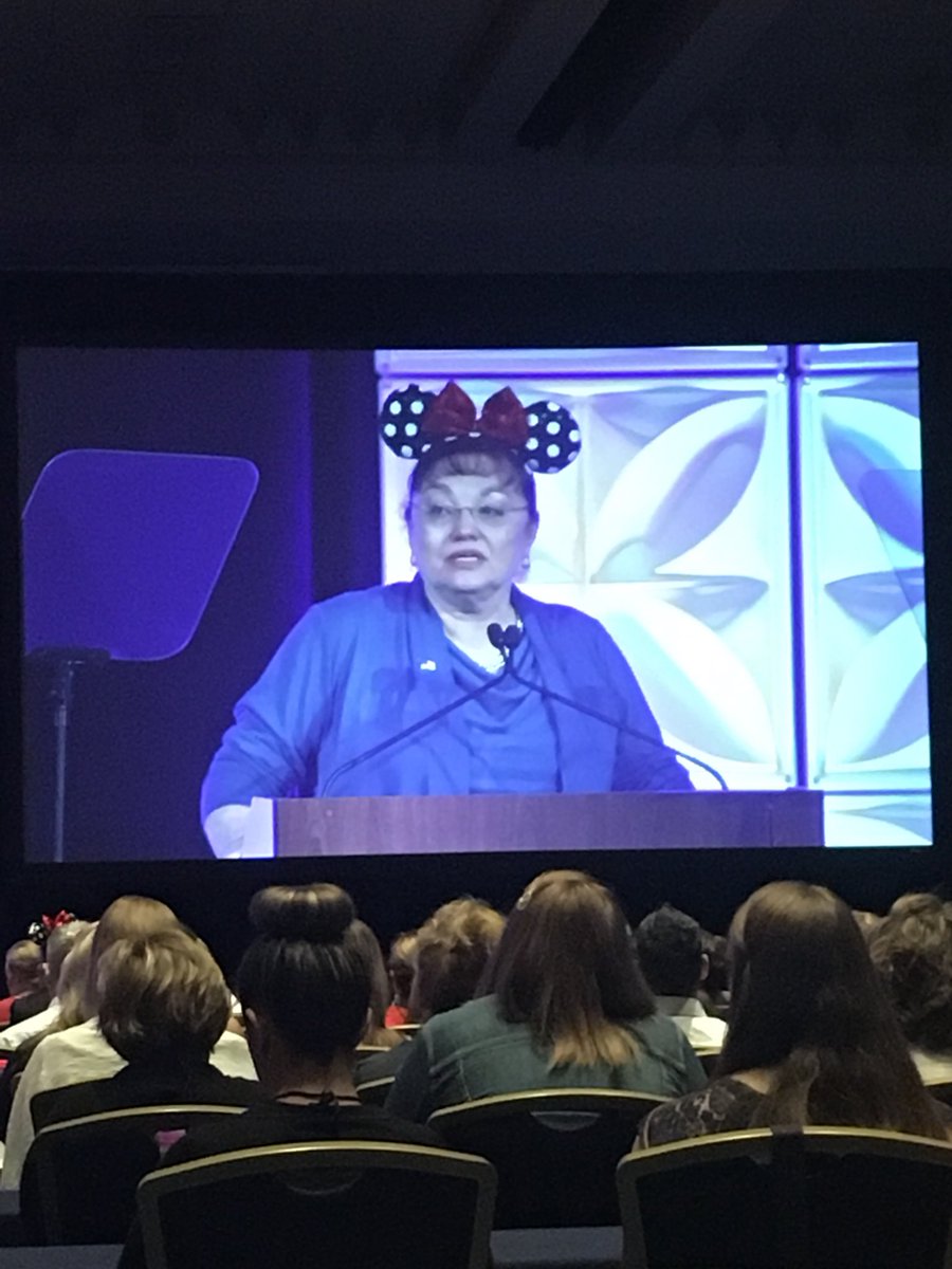 CdotoratosRN1's tweet photo. President of #AMSN2018 giving her introduction speech with a little Disney Flare!! https://t.co/9zV1dNcCN7
