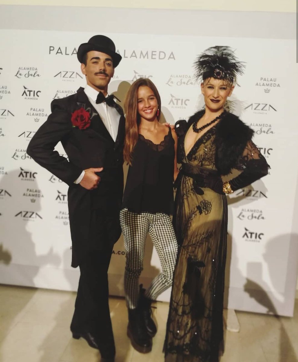 MariaQMCJ3's tweet photo. Espectacular ❤️ el nuevo concepto de Ocio y Gastronomía en la zona de la Alameda de Valencia @palaualameda
Outfit croptop @stradivarius y pantalón liznationofficial
#palaualameda2018 #palaualameda #gastronomia #hellovalencia #valencia #restaurante #topdiseño https://t.co/RdECkA0571