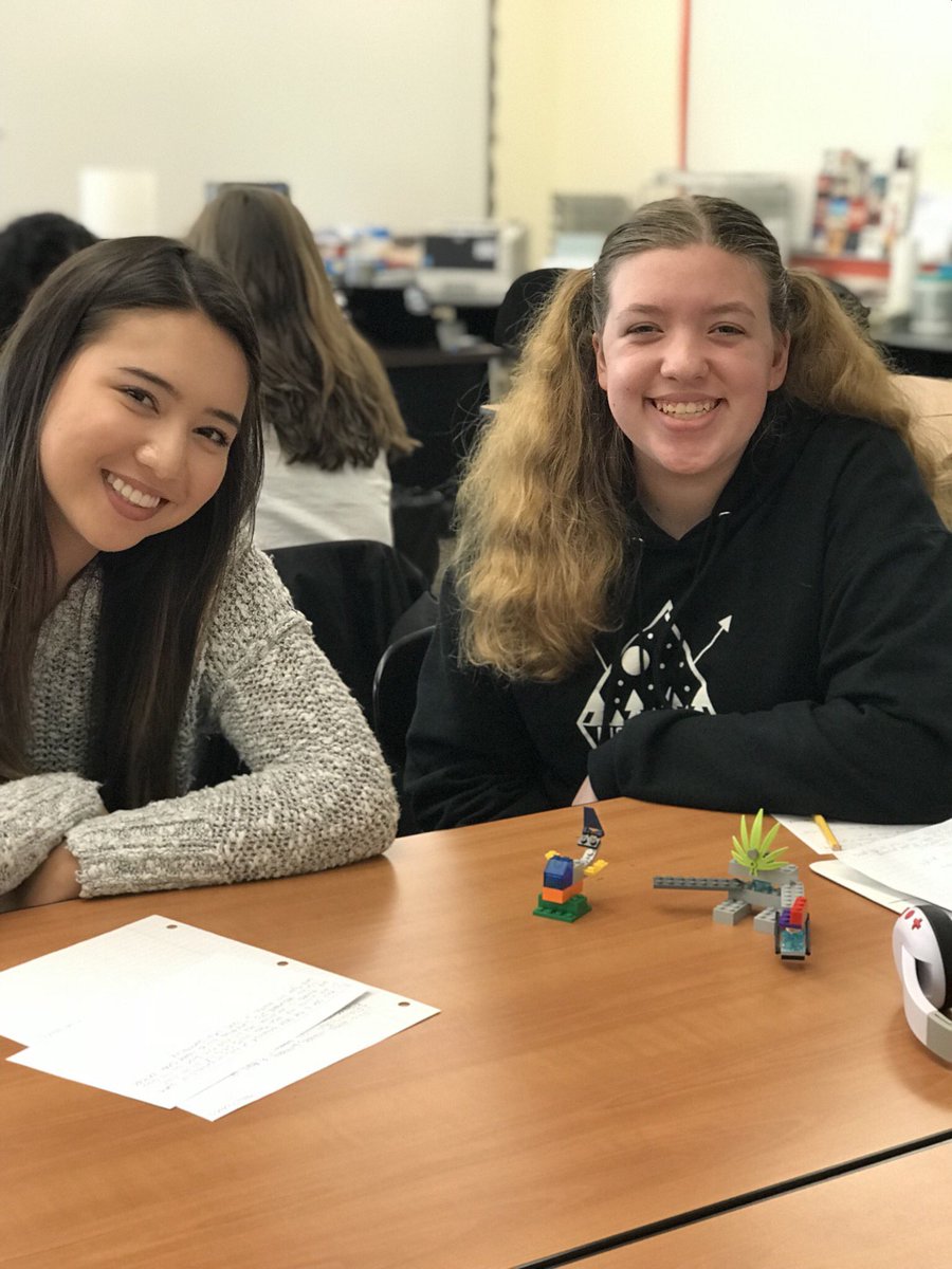 cassie_mccully's tweet photo. Working those creative argument and bartering skills to acquire the best set of ten LEGOs. The best reasoning and justification wins. Model #1 was named, “The history of the U.S.” #sellit #everythingisanargument #aplang https://t.co/FYBkWbc0Gg