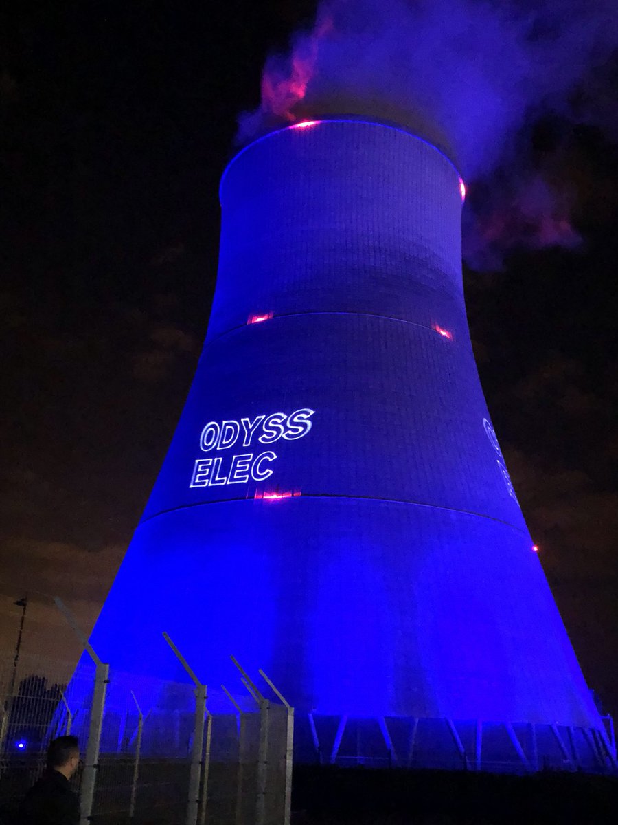 clement_peltier's tweet photo. Quand lâart sâinvite dans lâindustrie. ImpressionnĂ© par le spectacle. #OnePowerLine #OdyssElec @EDFBouchain https://t.co/Hsy1aOpSLv